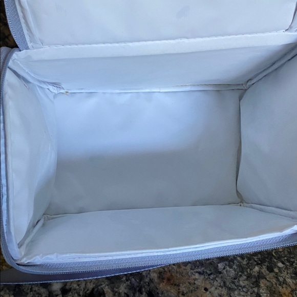 Vera Bradley insulated lunch cooler in Bengal Lilly pattern - Picture 7 of 8